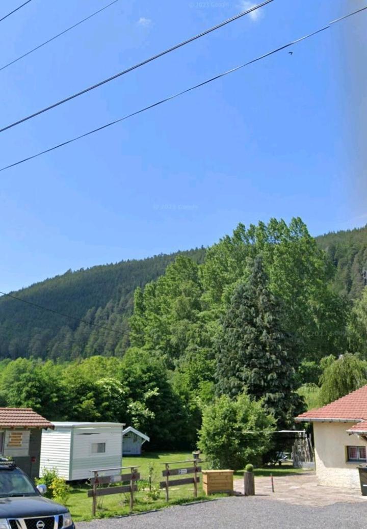 La Houssiere Gites, Les Jonquilles, Le Sagard Et Bungalow Les Brimbelles, Nature Et Detente מראה חיצוני תמונה
